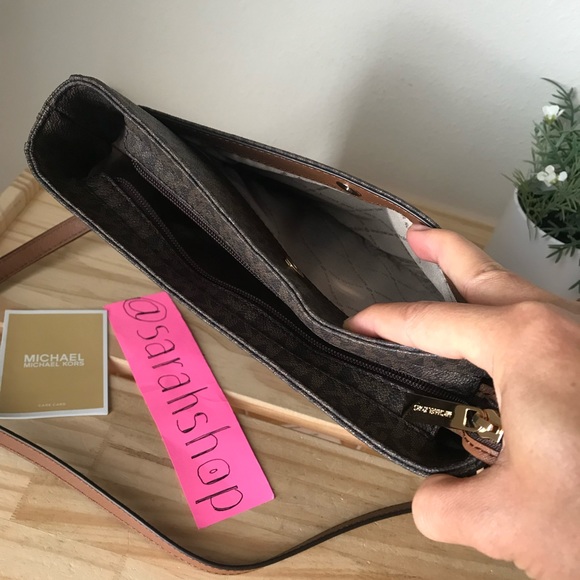 🌼Michael Kors Purse - Picture 11 of 11